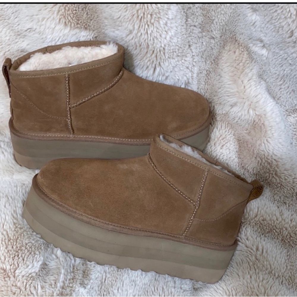 - UGG ULTRA MINI PLATFORM